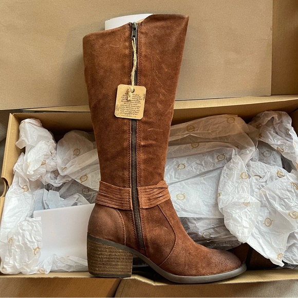 Born Quinn Leather Mid Calf Boots NIB - Picture 11 of 11